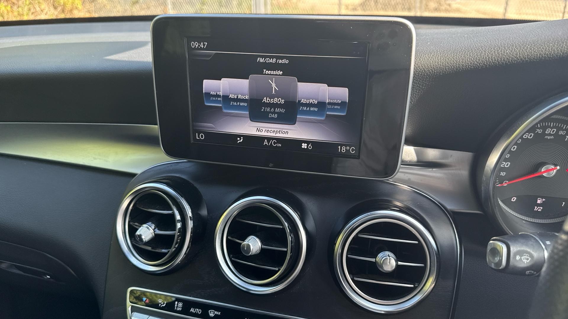 Mercedes-Benz GLC Image 12