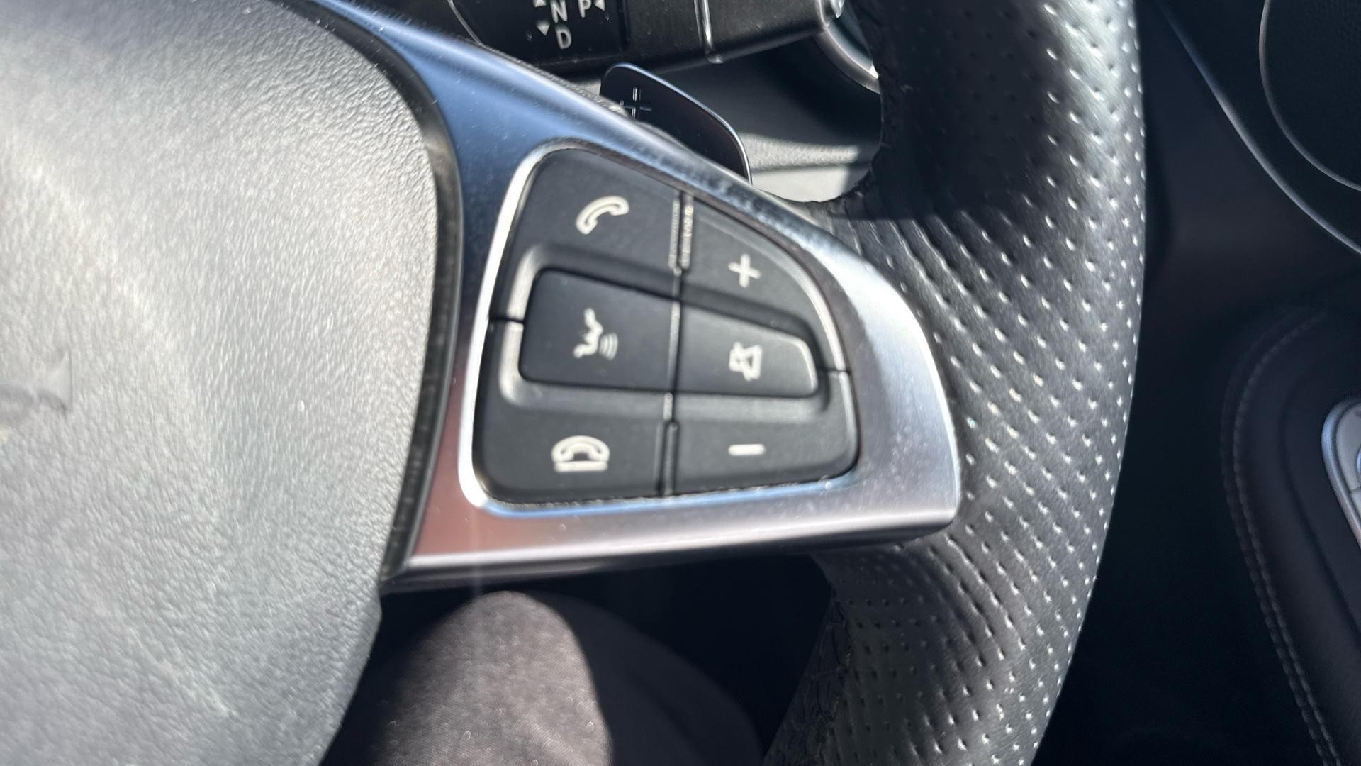 Mercedes-Benz GLC Image 18