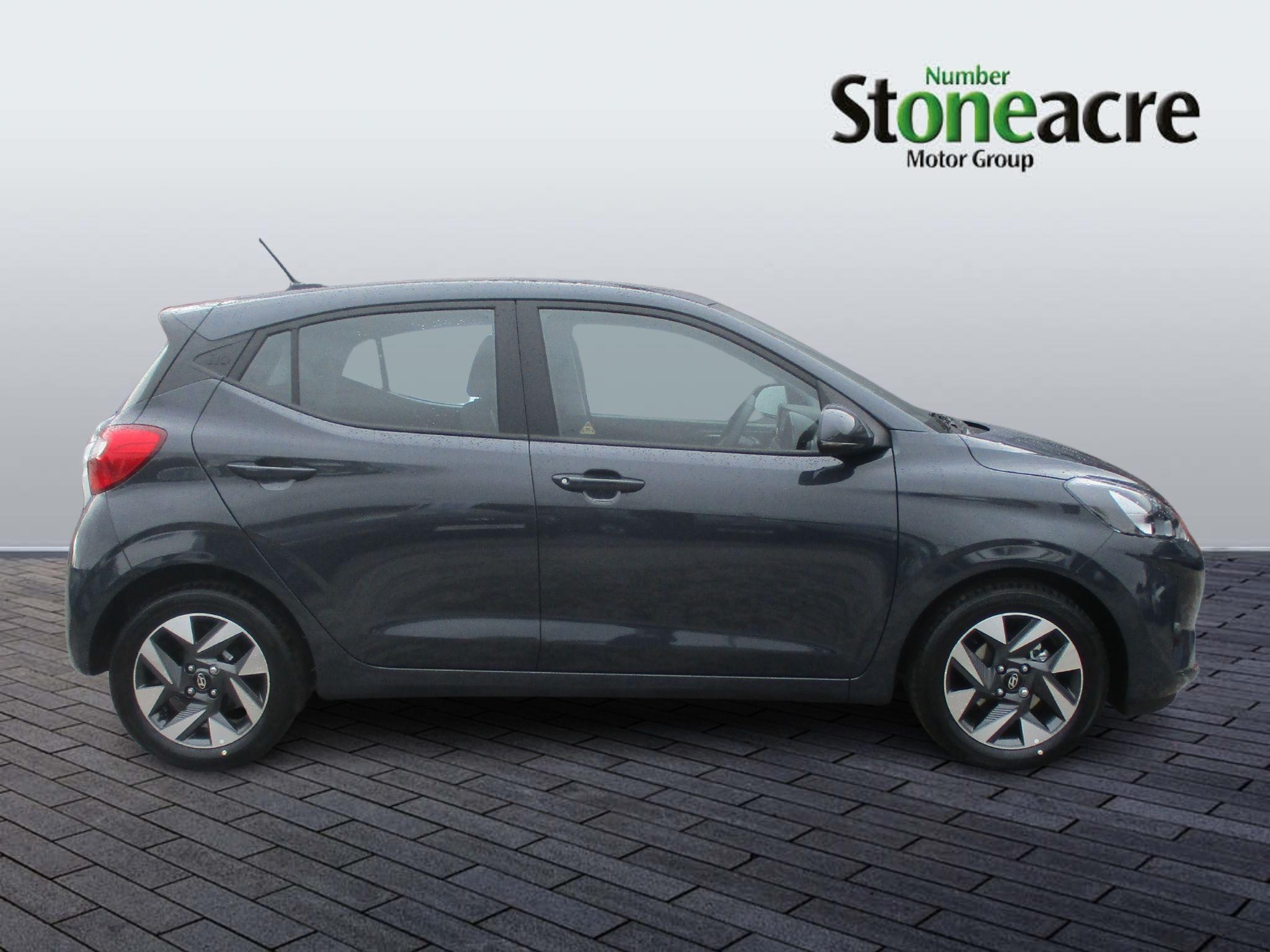 Hyundai i10 Image 8