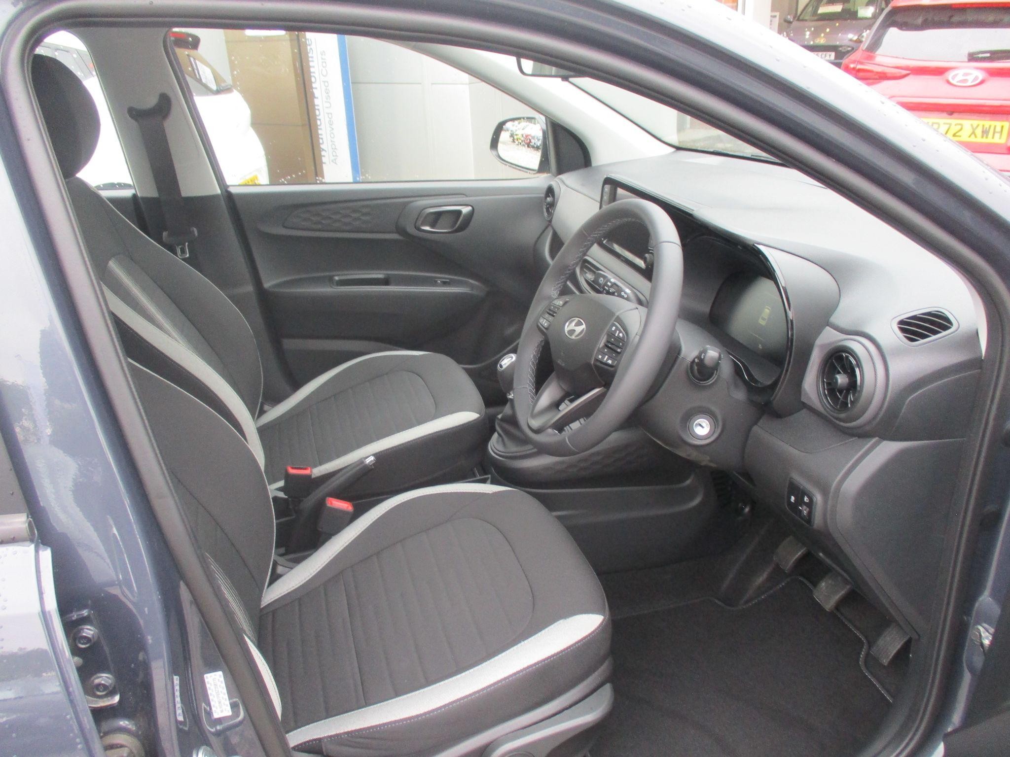Hyundai i10 Image 11