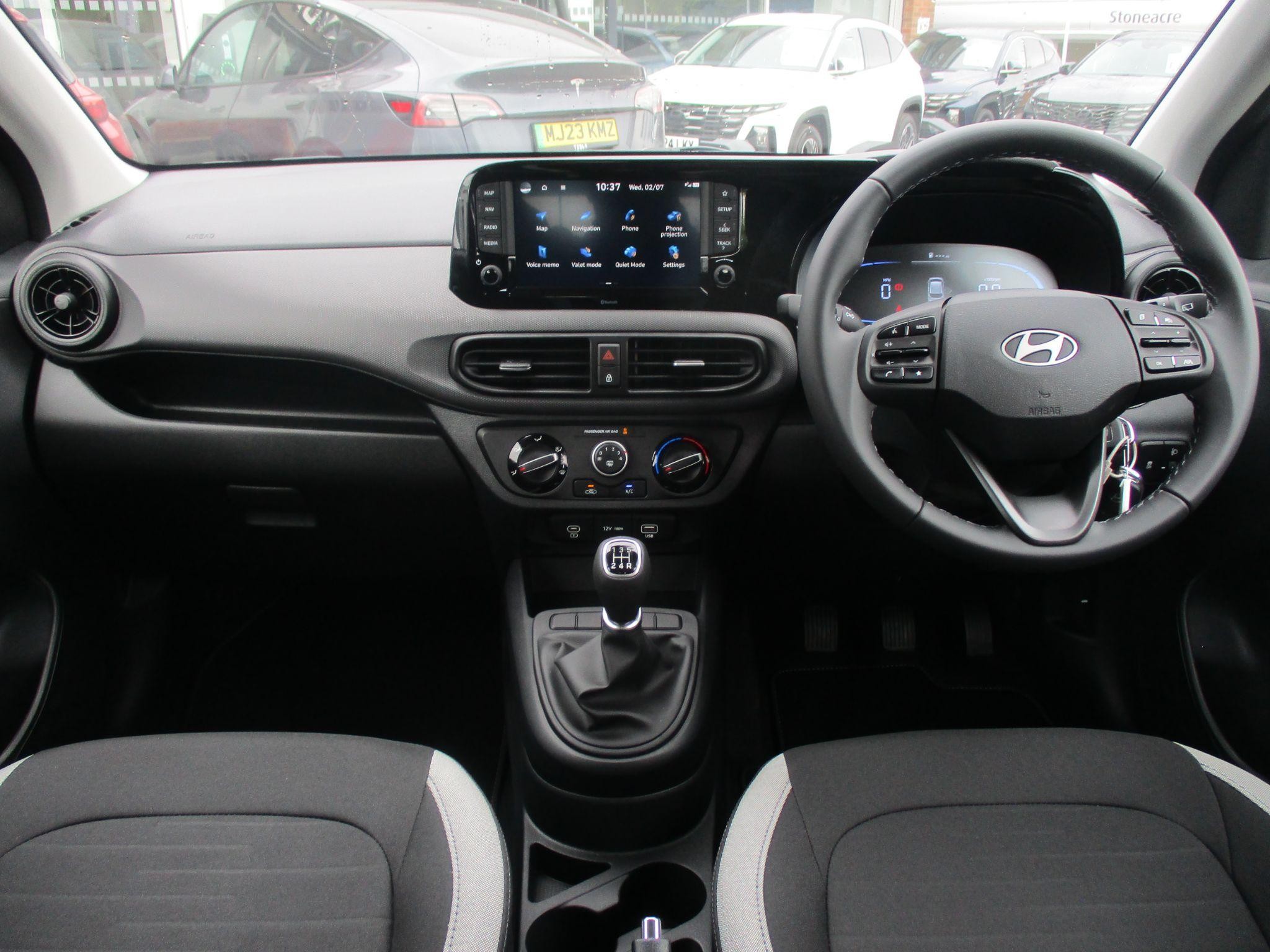 Hyundai i10 Image 16