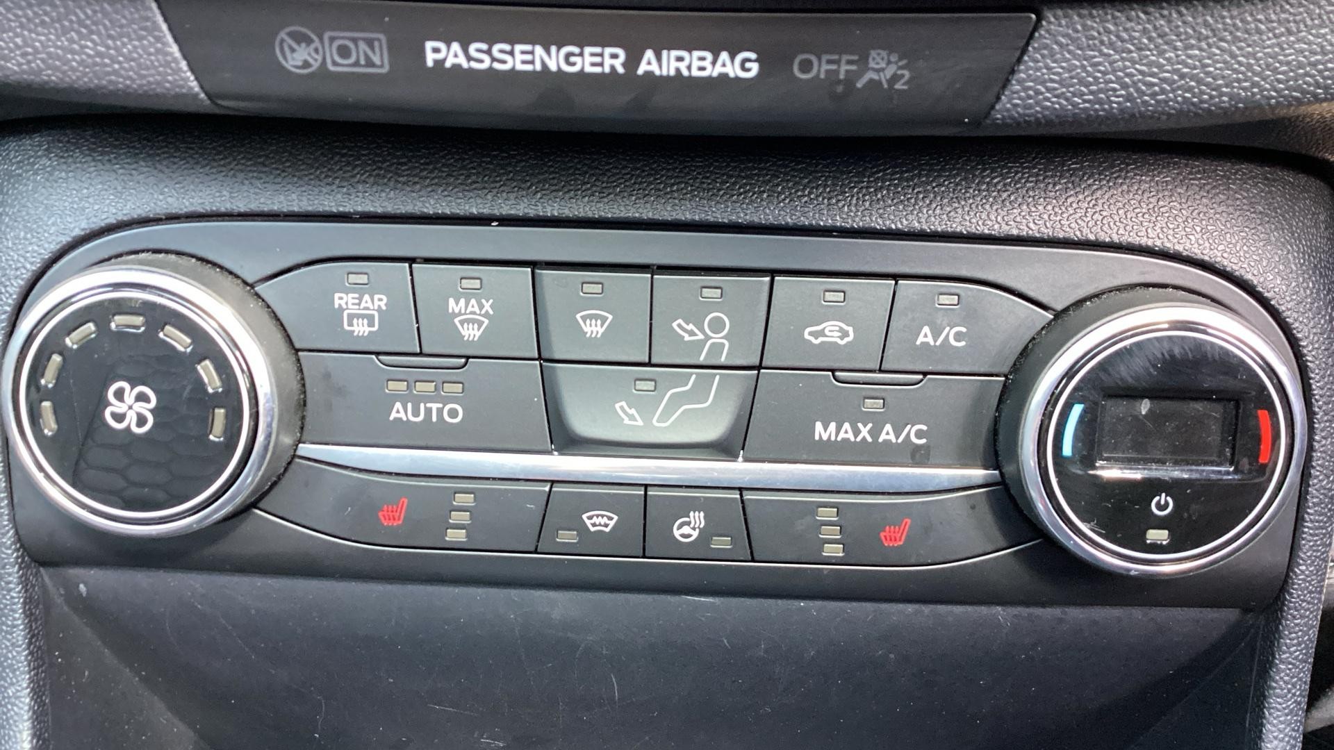Ford Fiesta Image 38