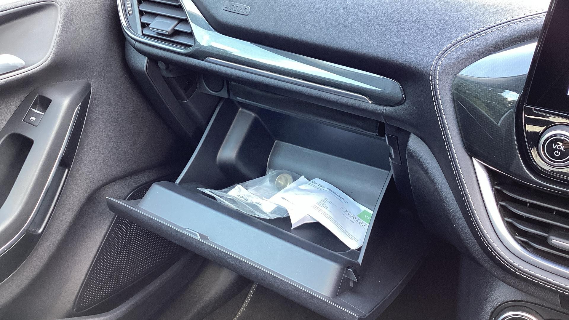 Ford Fiesta Image 42