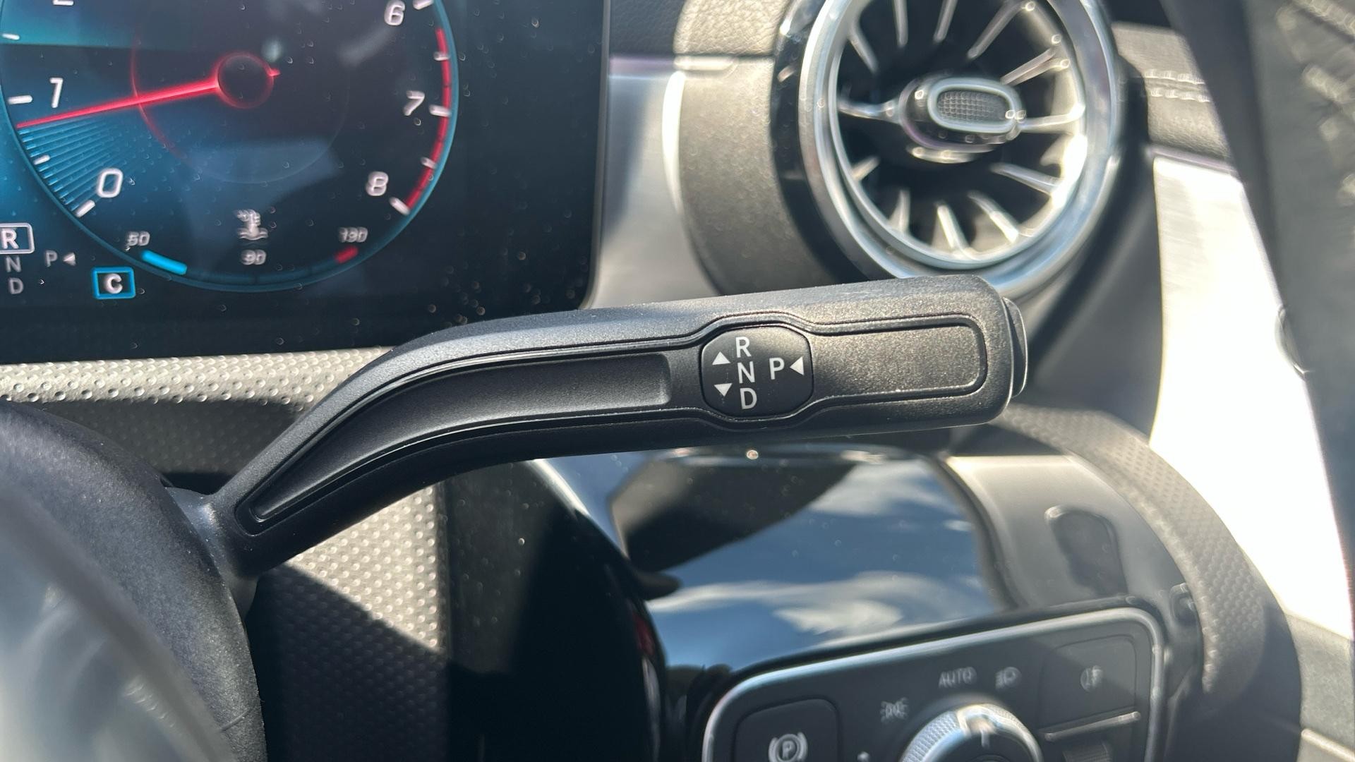 Mercedes-Benz CLA Class Image 21
