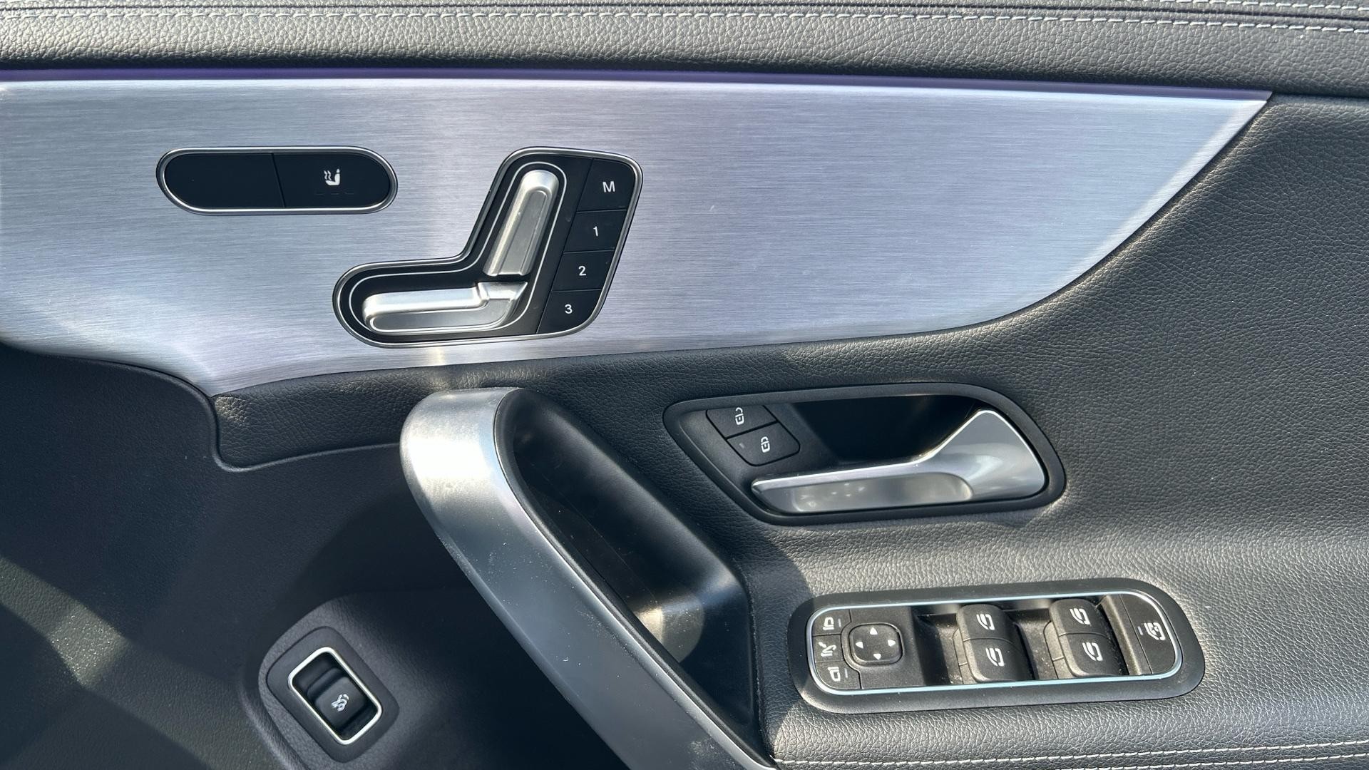 Mercedes-Benz CLA Class Image 25