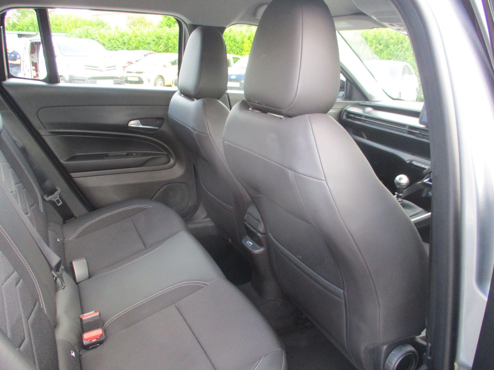 Jeep Avenger Image 11