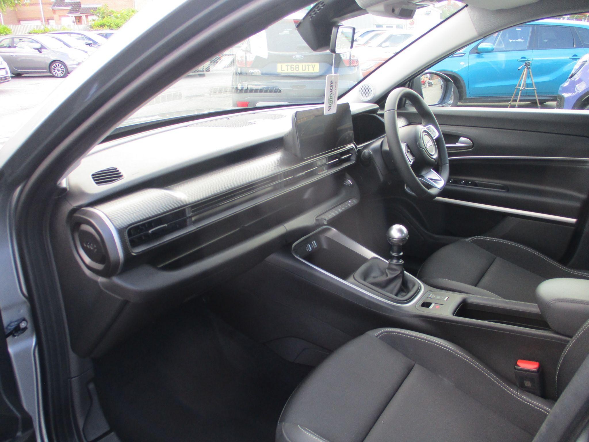 Jeep Avenger Image 18