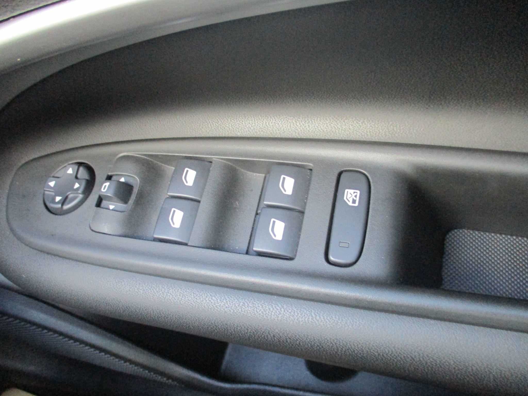 Jeep Avenger Image 21