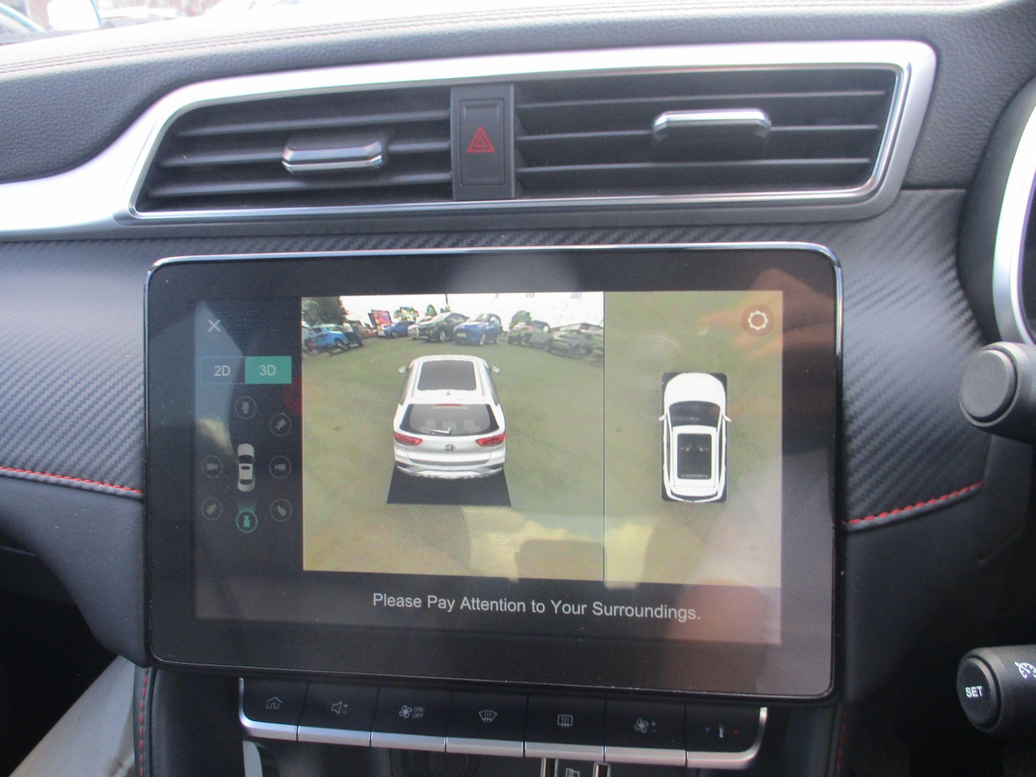 MG ZS Image 21