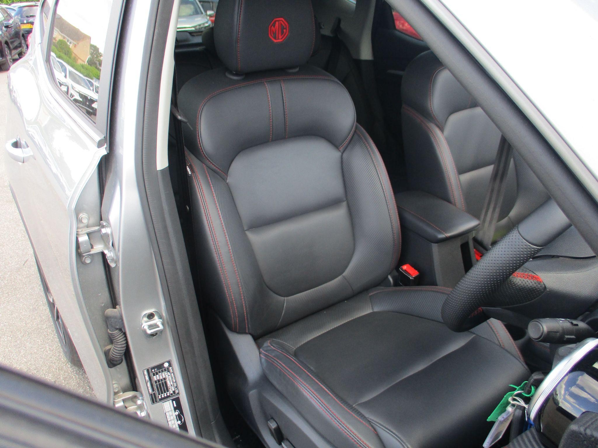 MG ZS Image 23