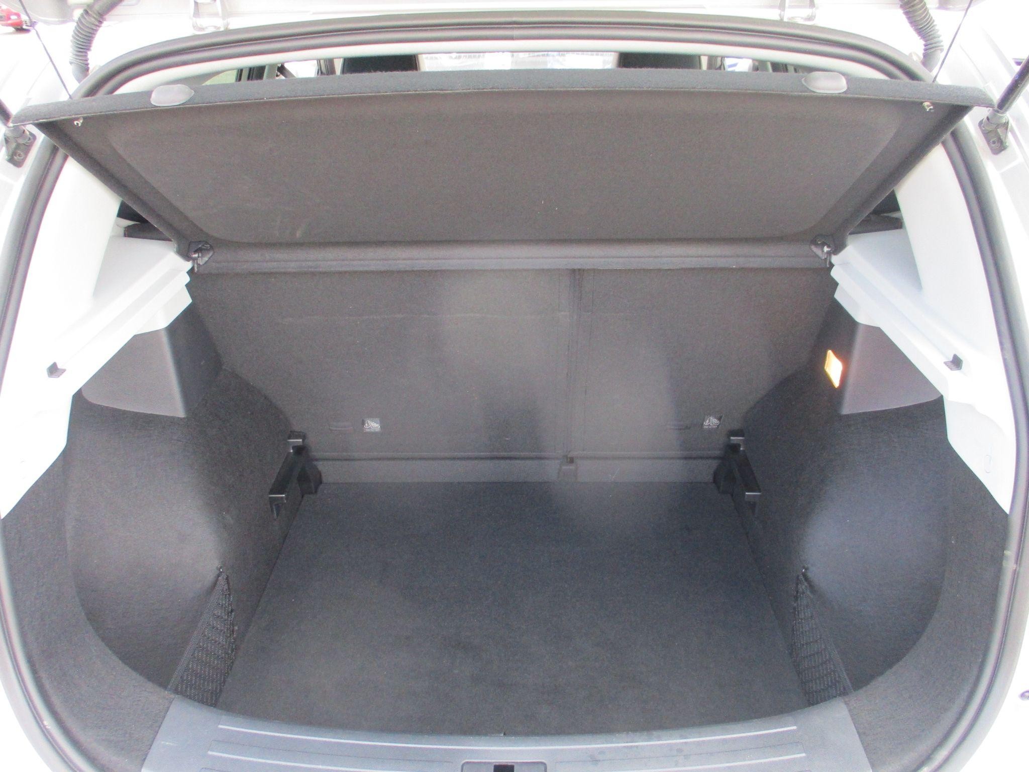 MG ZS Image 25