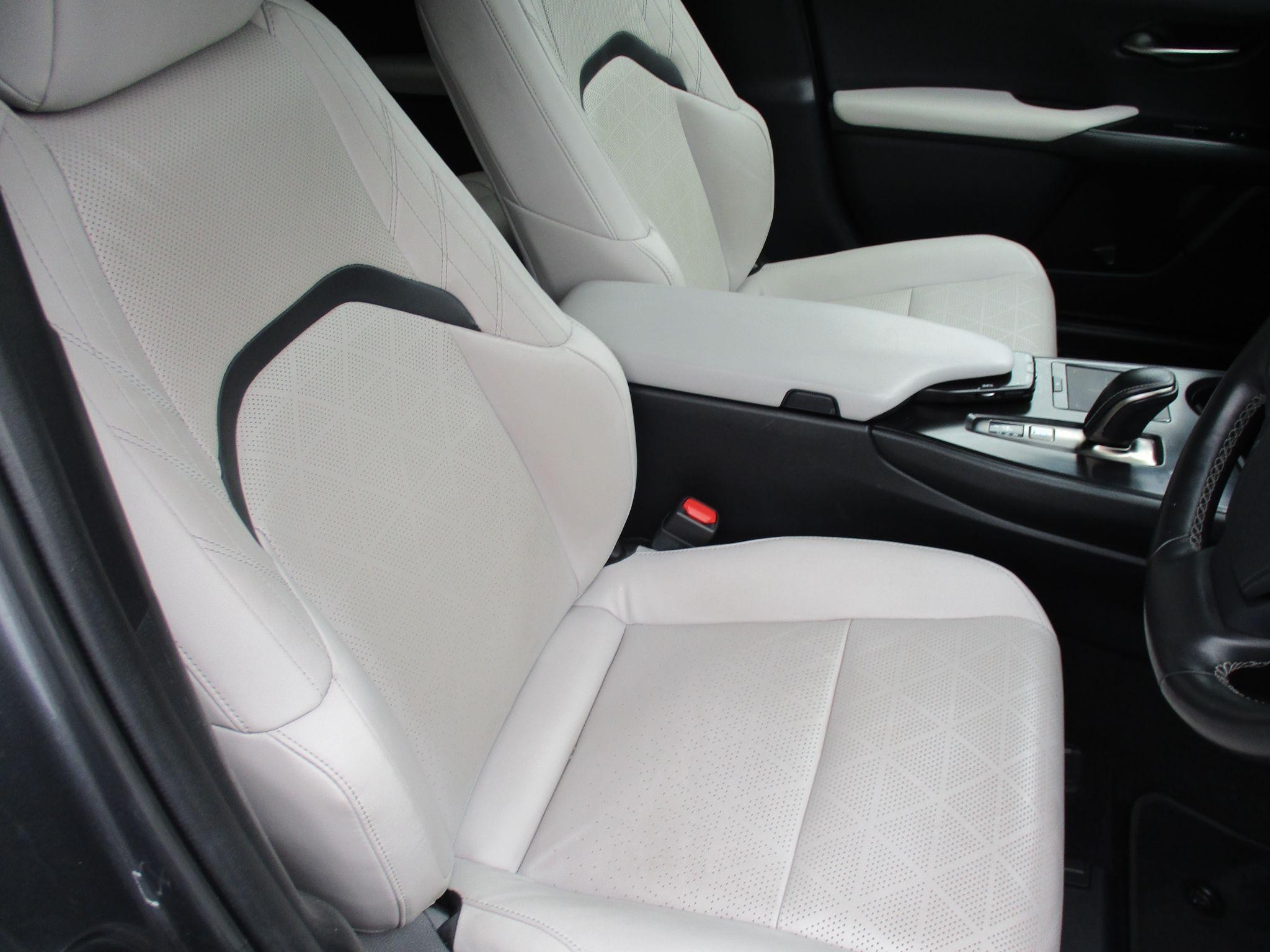 Lexus UX Image 52