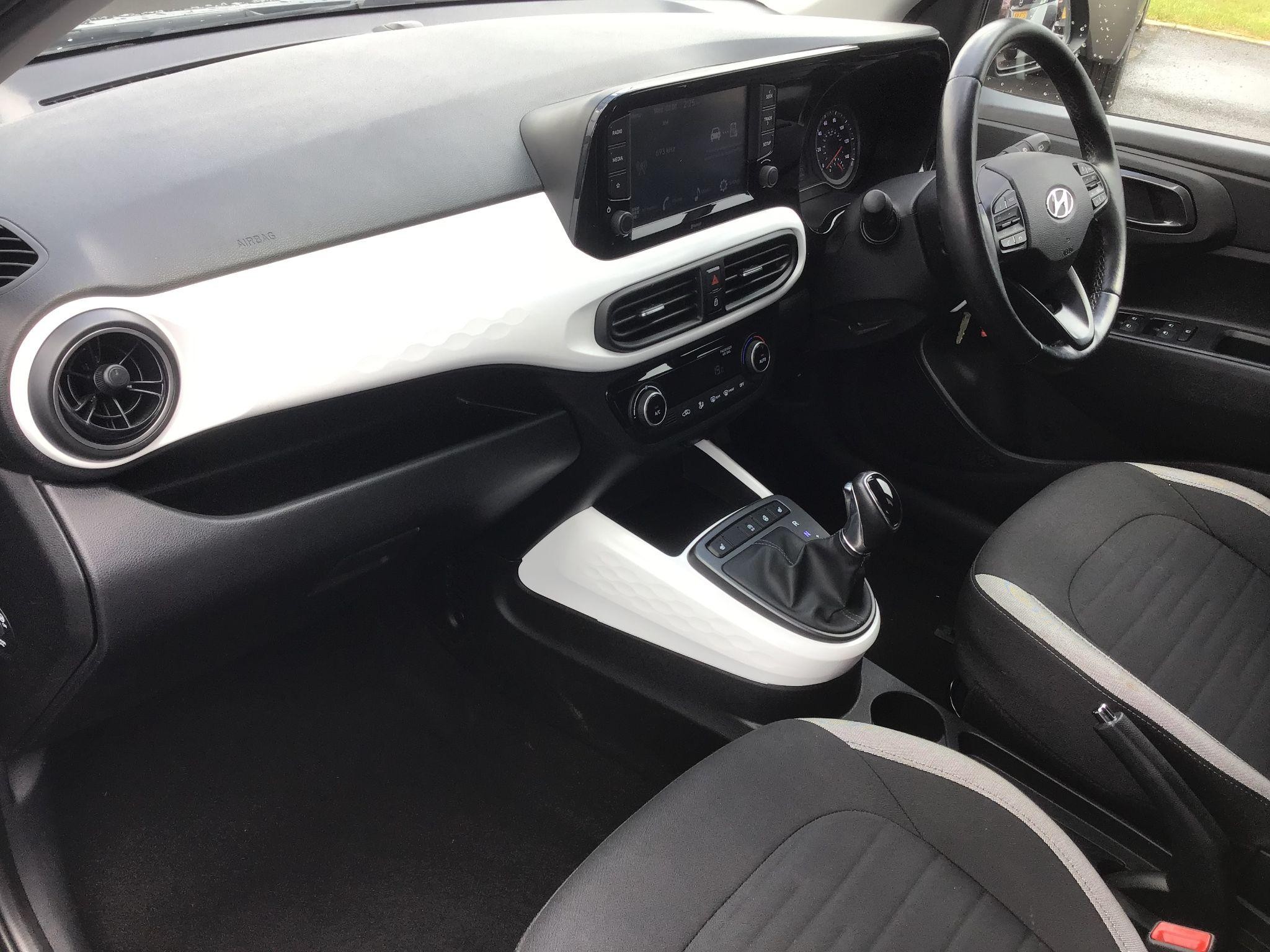 Hyundai i10 Image 11
