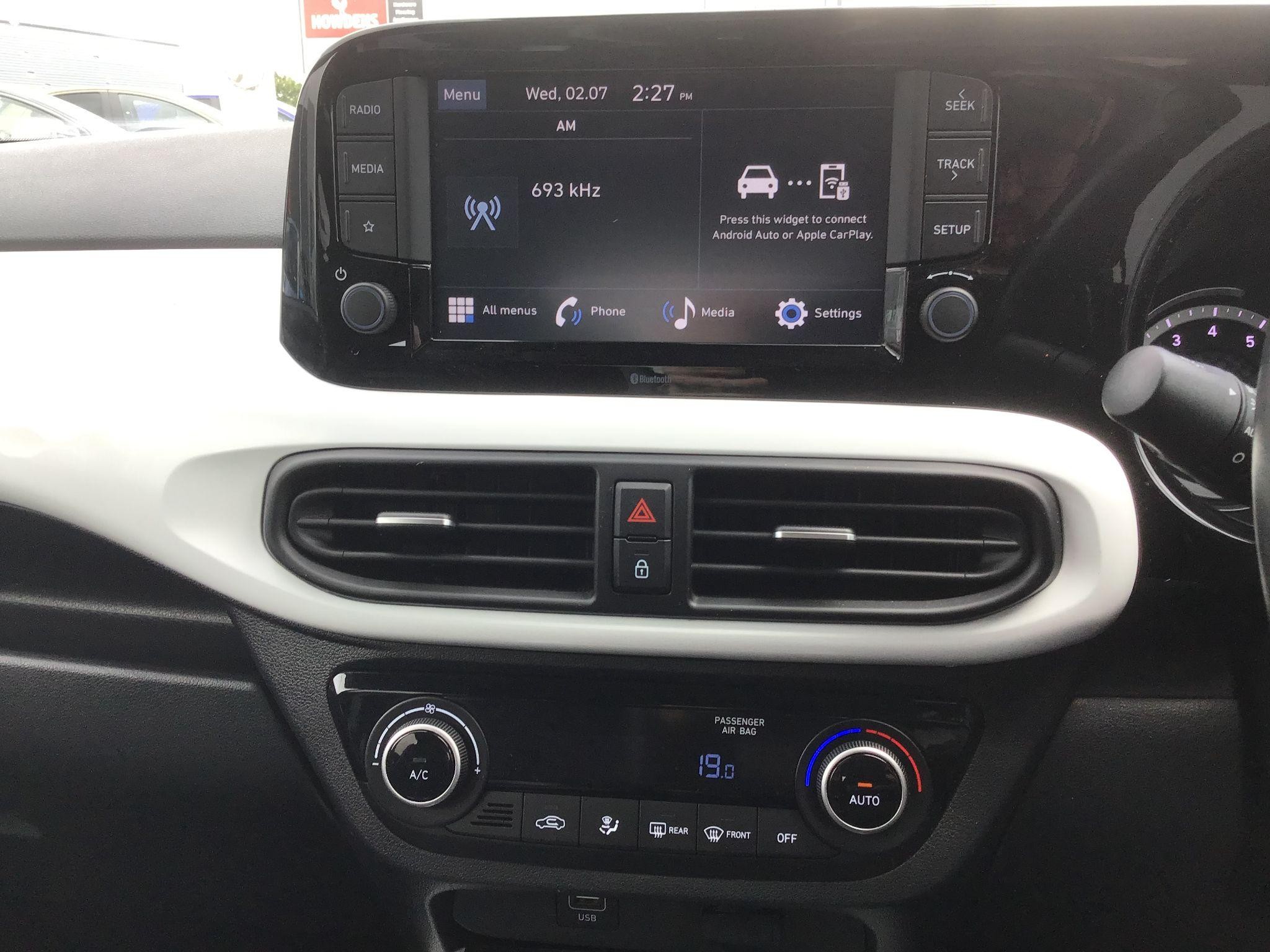 Hyundai i10 Image 14