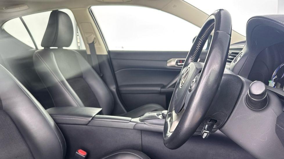 Lexus CT Image 12