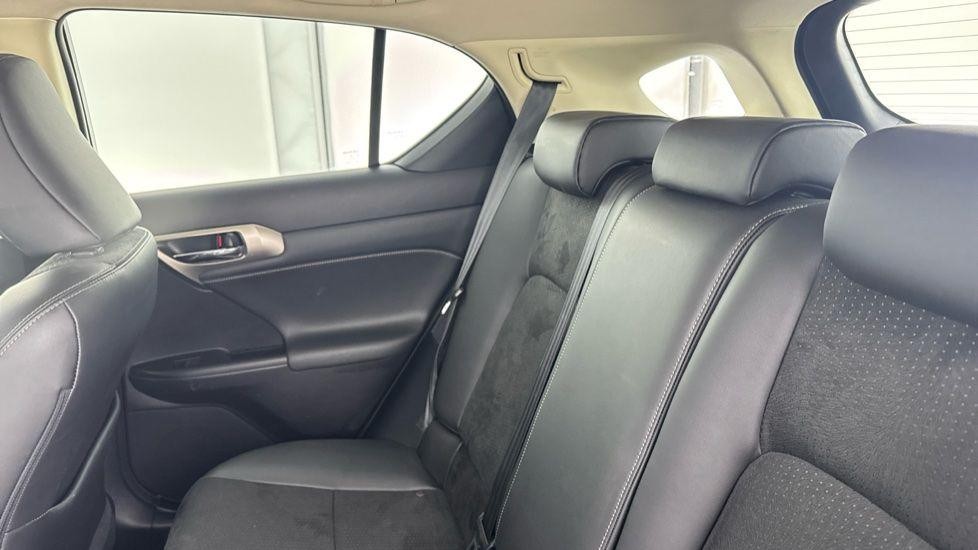 Lexus CT Image 13