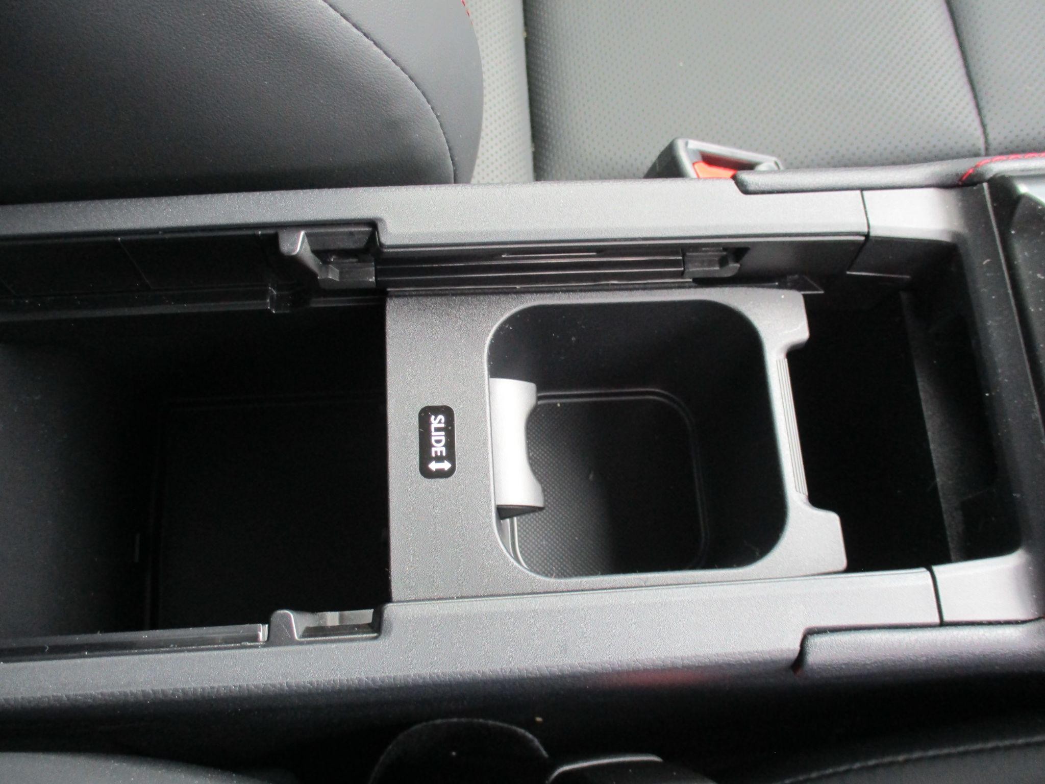 Lexus LBX Image 31