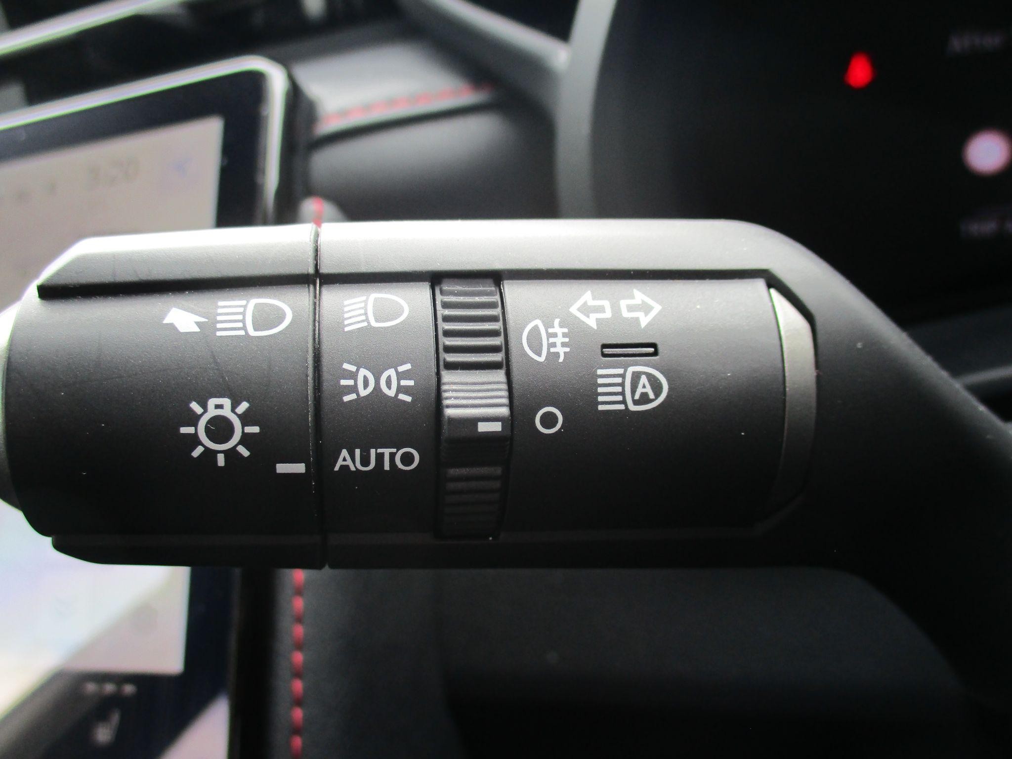 Lexus LBX Image 32