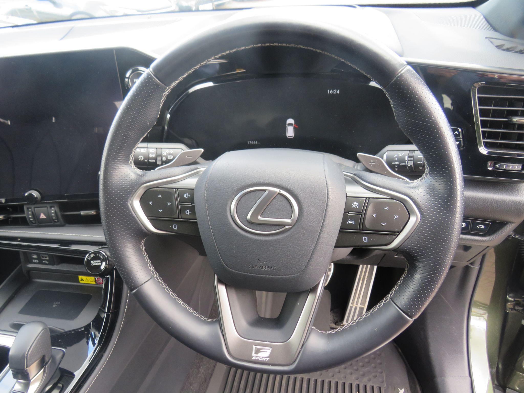Lexus NX Image 15
