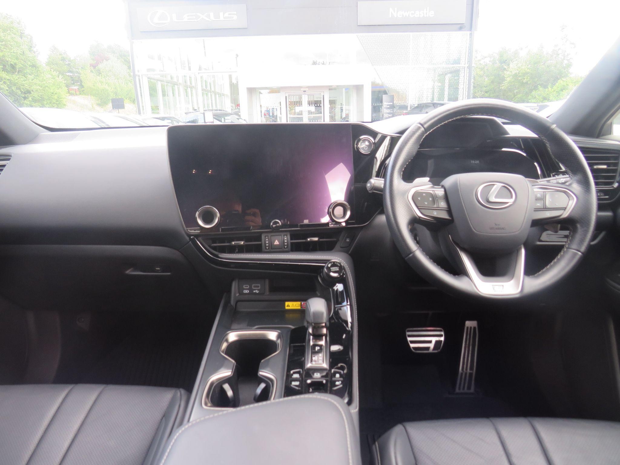 Lexus NX Image 17
