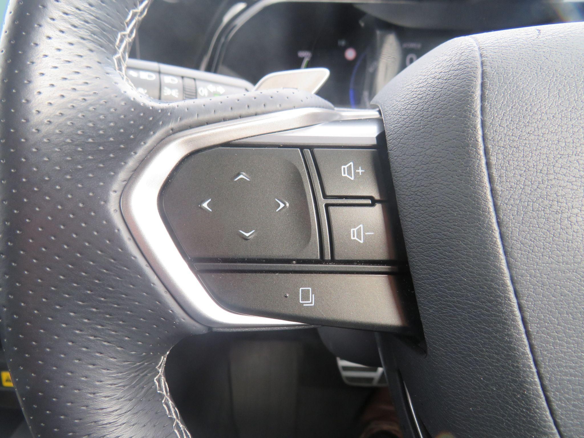 Lexus NX Image 27