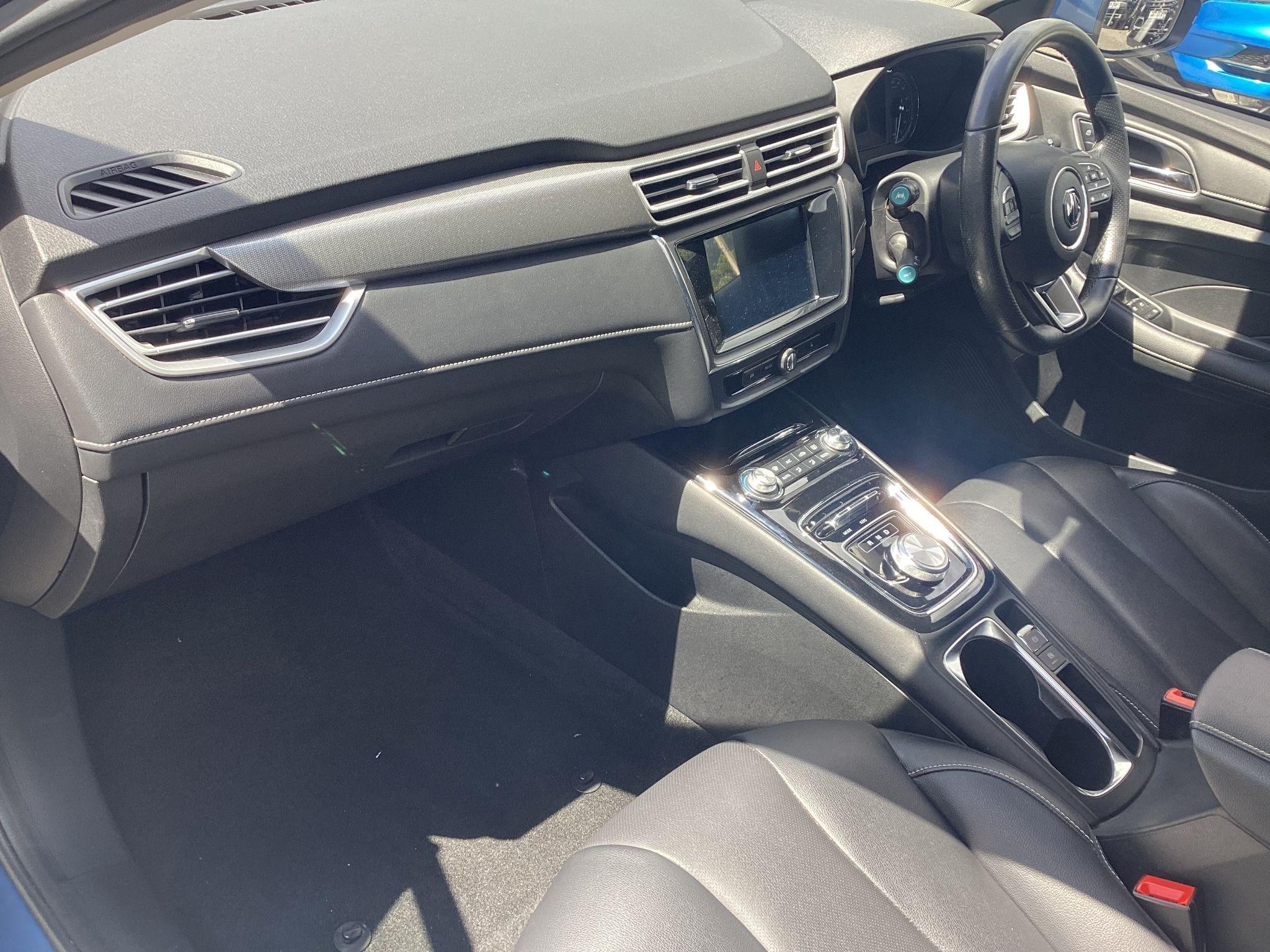 MG5 EV Image 14
