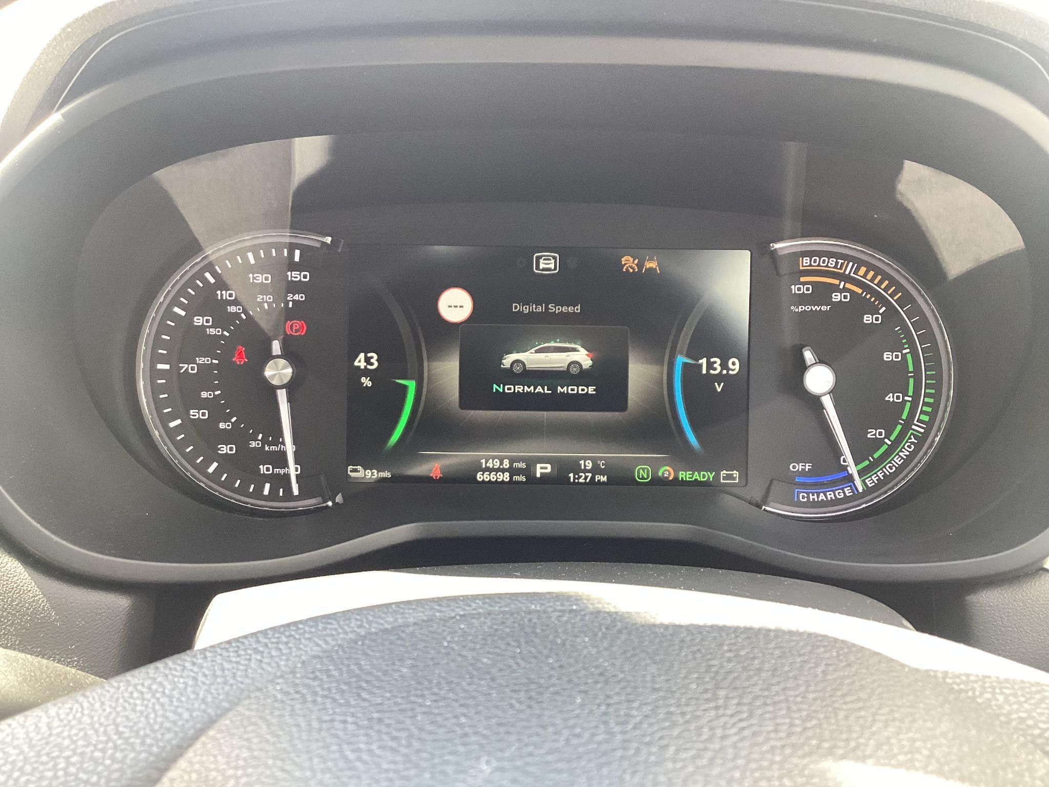 MG5 EV Image 16