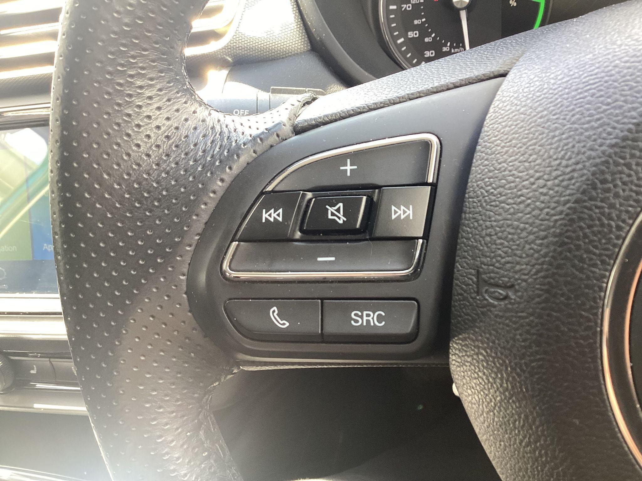 MG5 EV Image 20