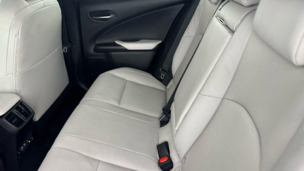 Lexus UX Image 18