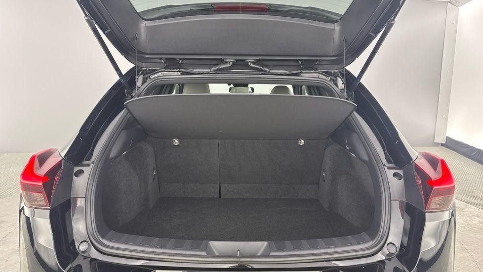 Lexus UX Image 19