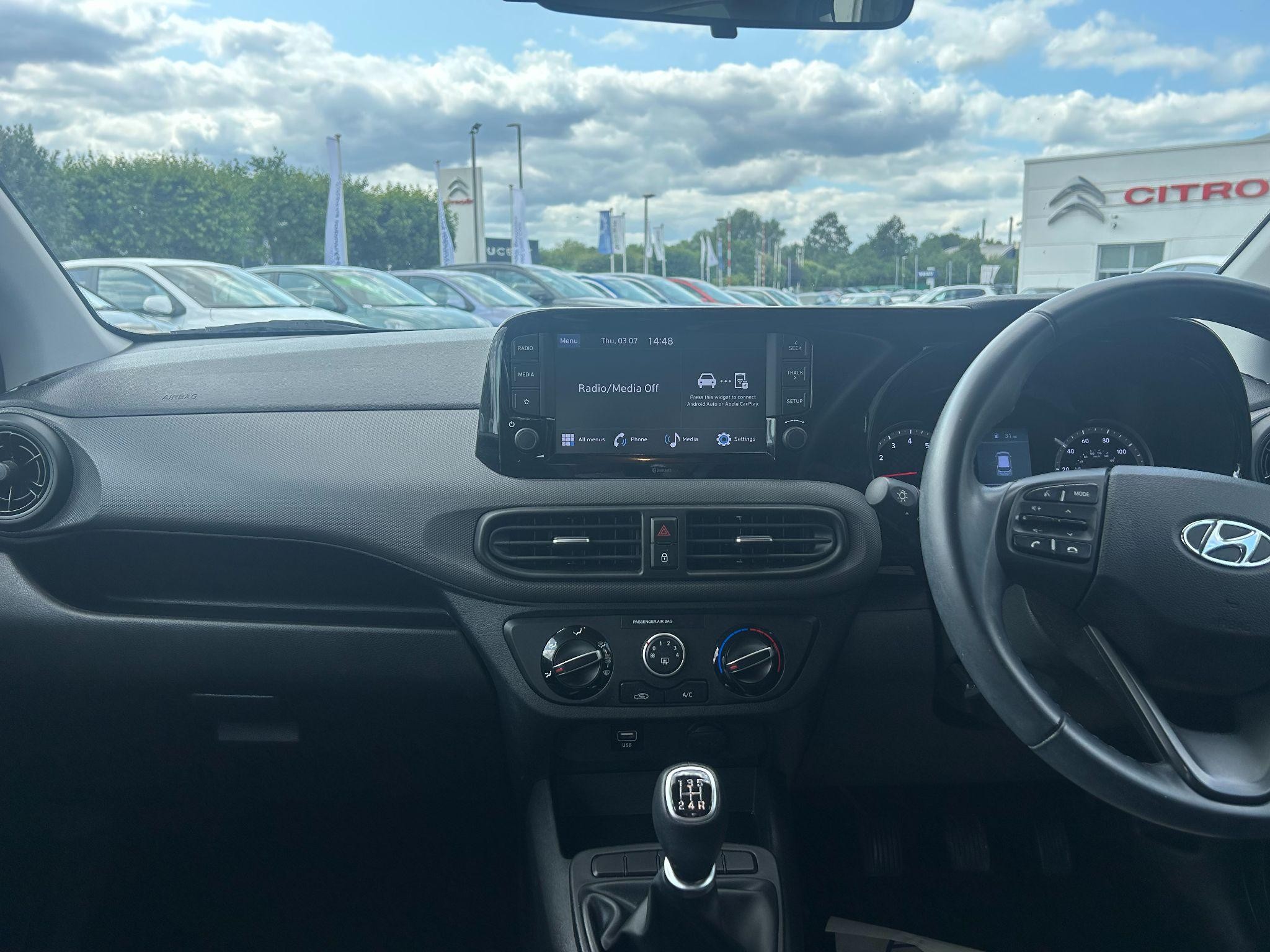 Hyundai i10 Image 14