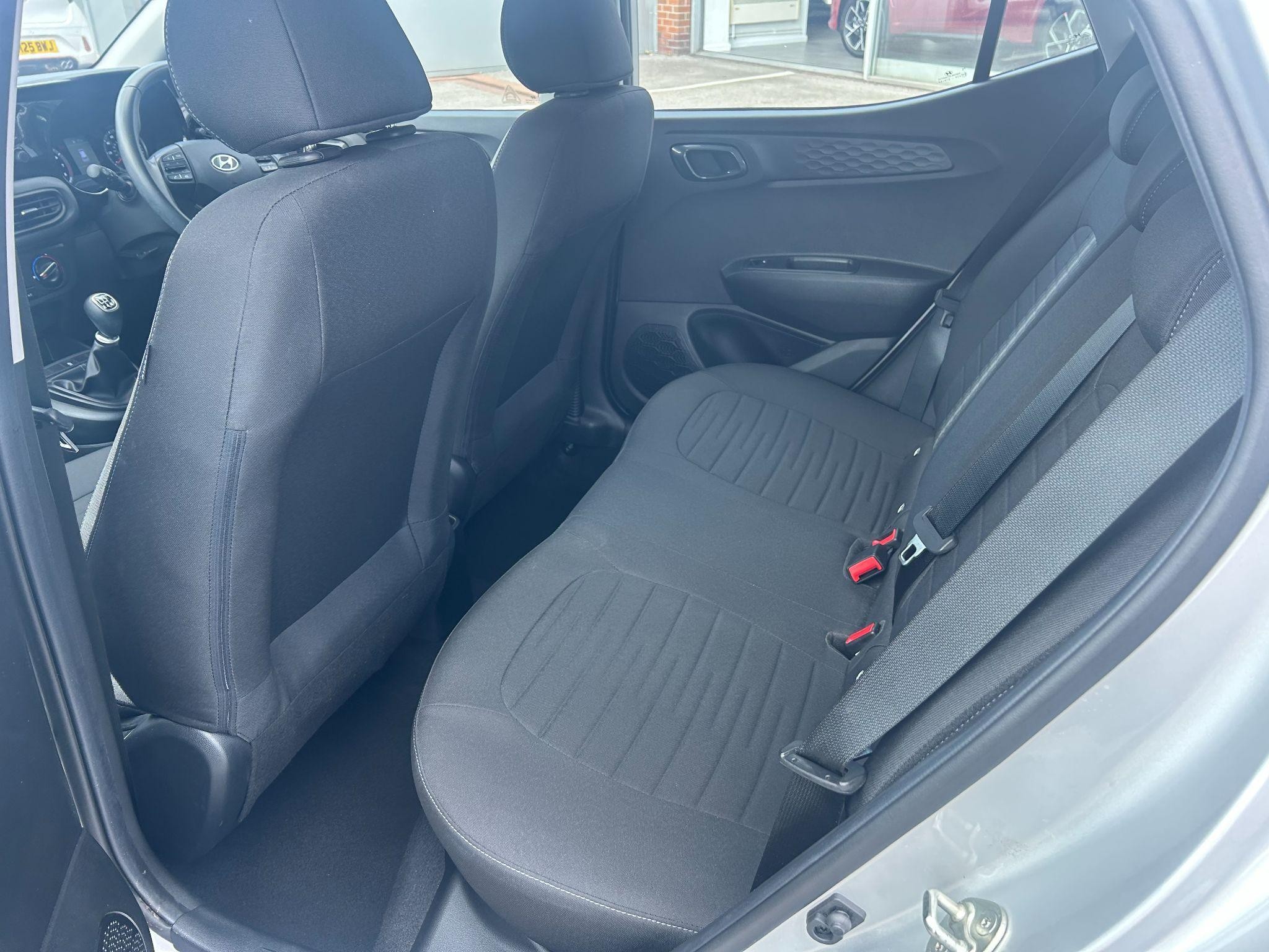 Hyundai i10 Image 18