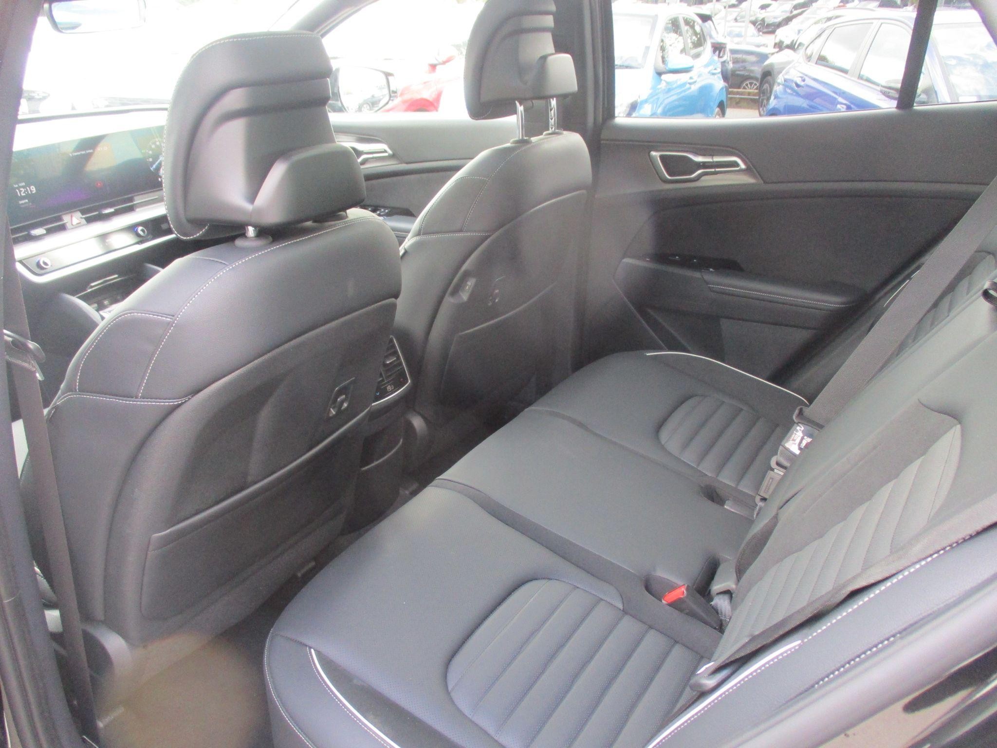 Kia Sportage Image 17