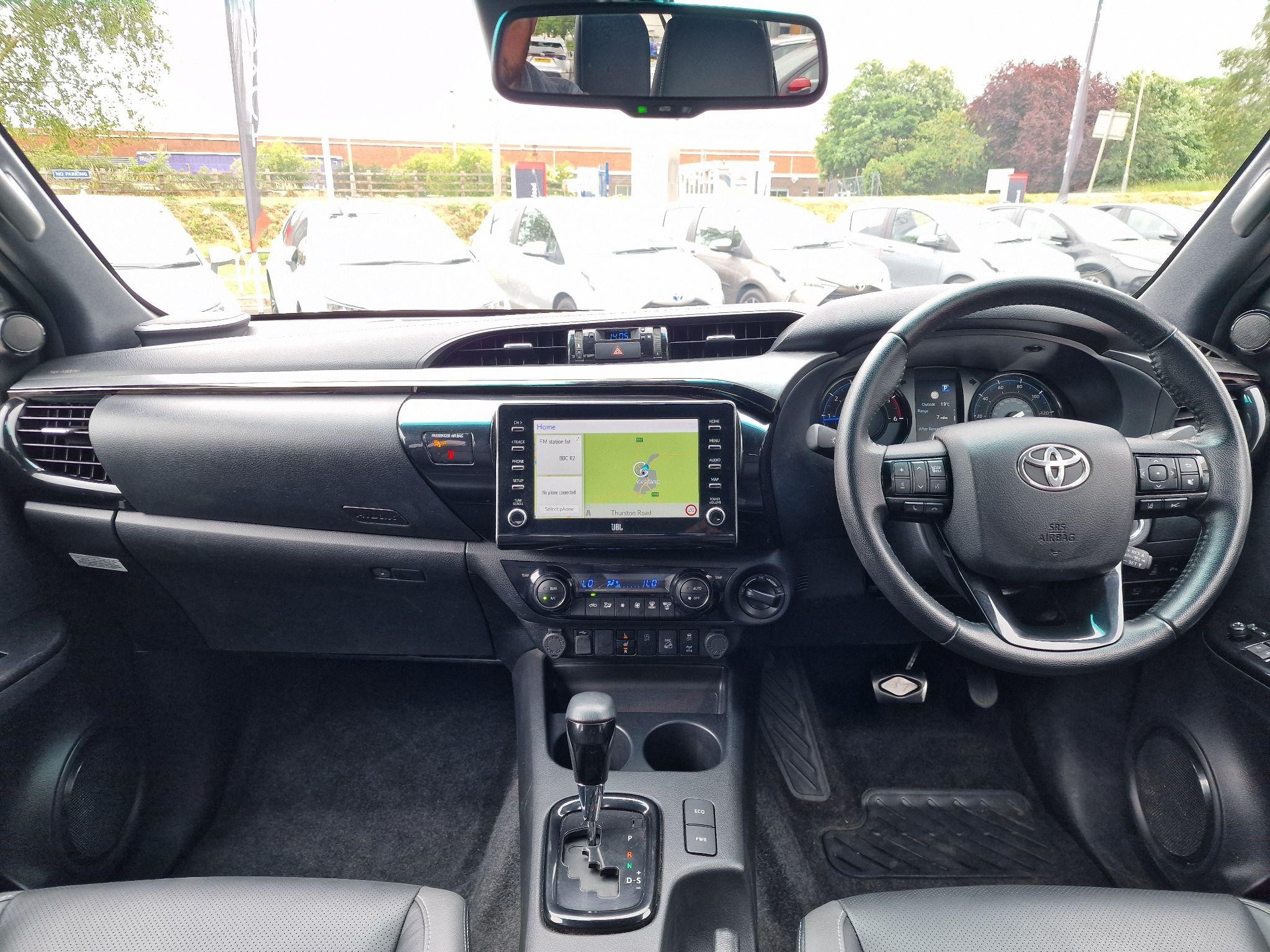Toyota Hilux Image 7