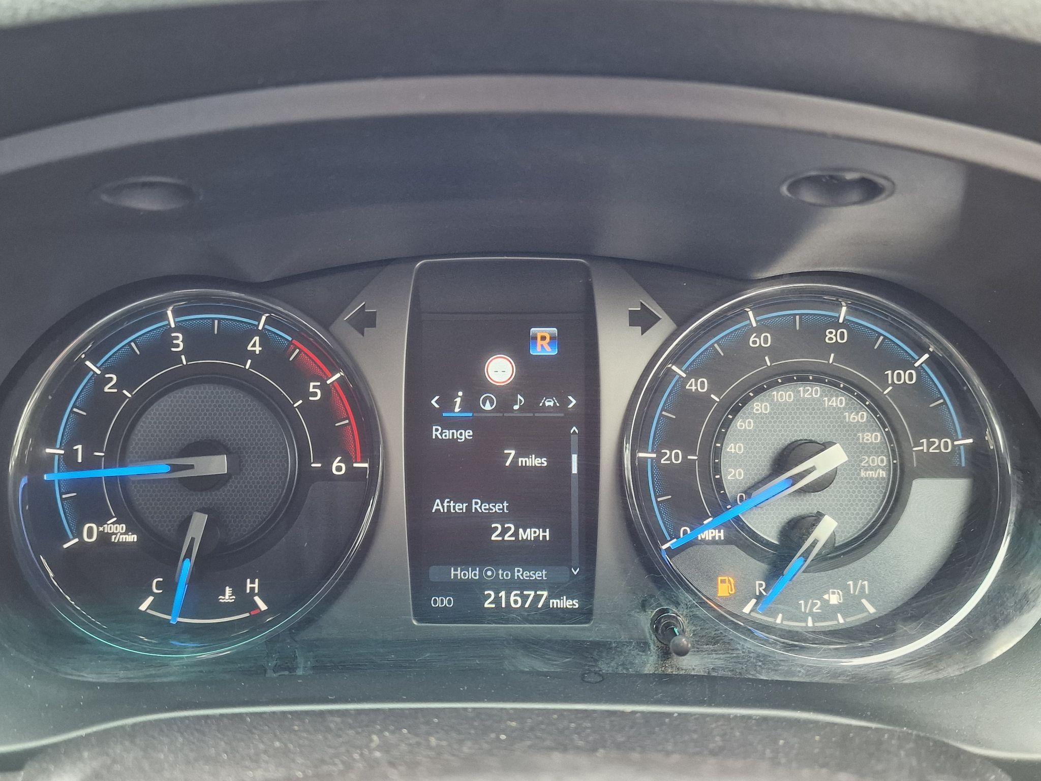 Toyota Hilux Image 11
