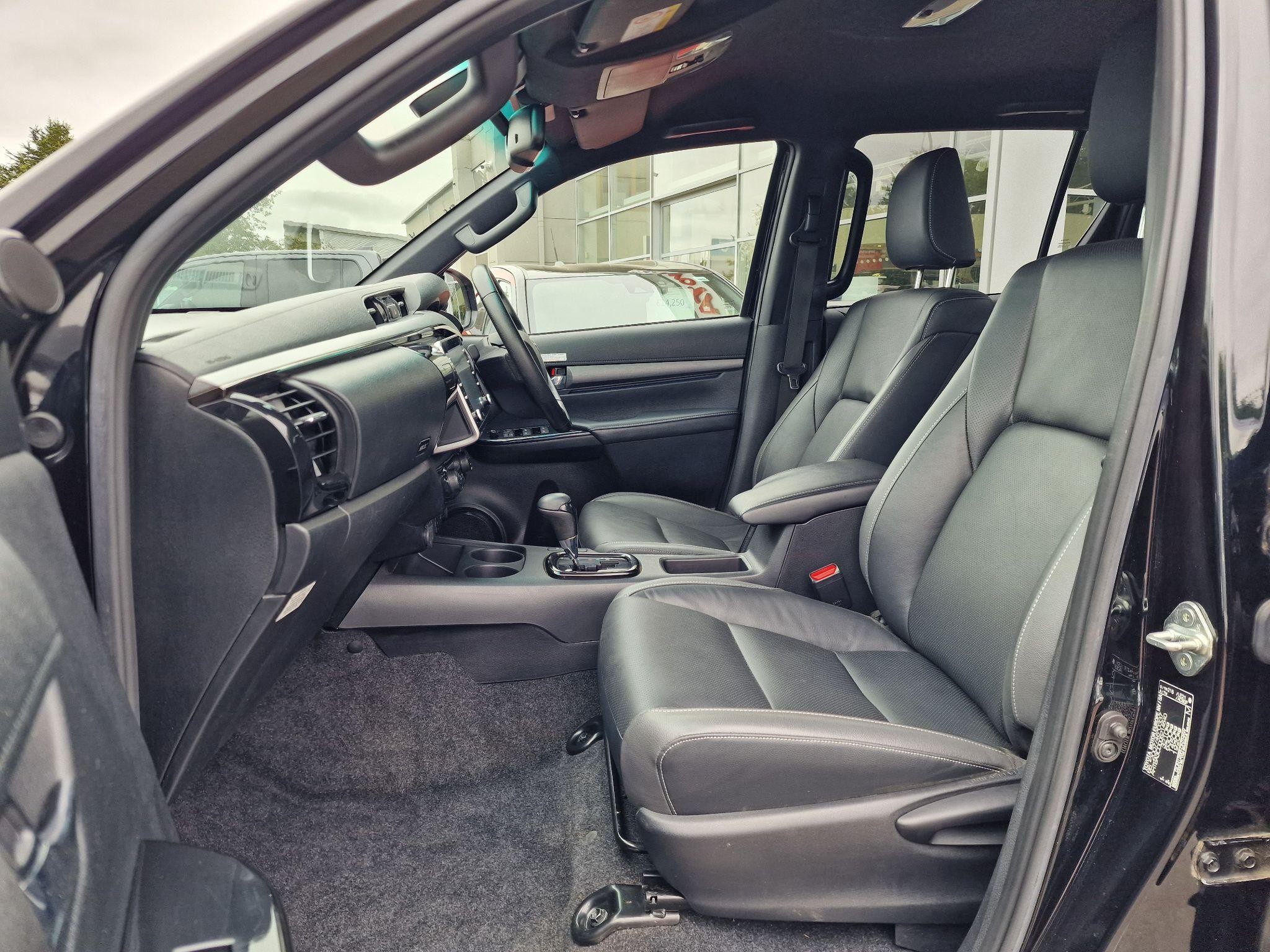 Toyota Hilux Image 12
