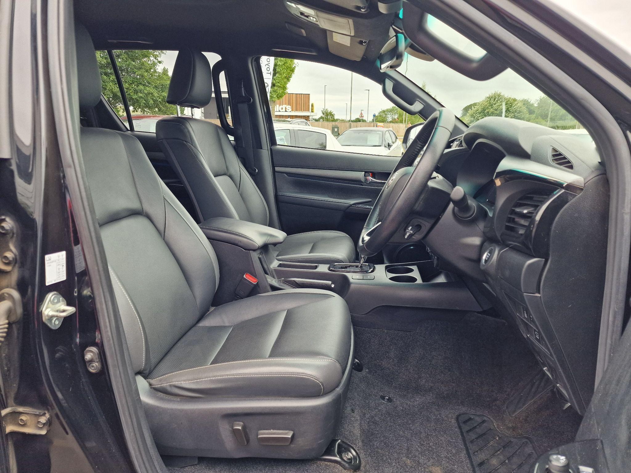 Toyota Hilux Image 13