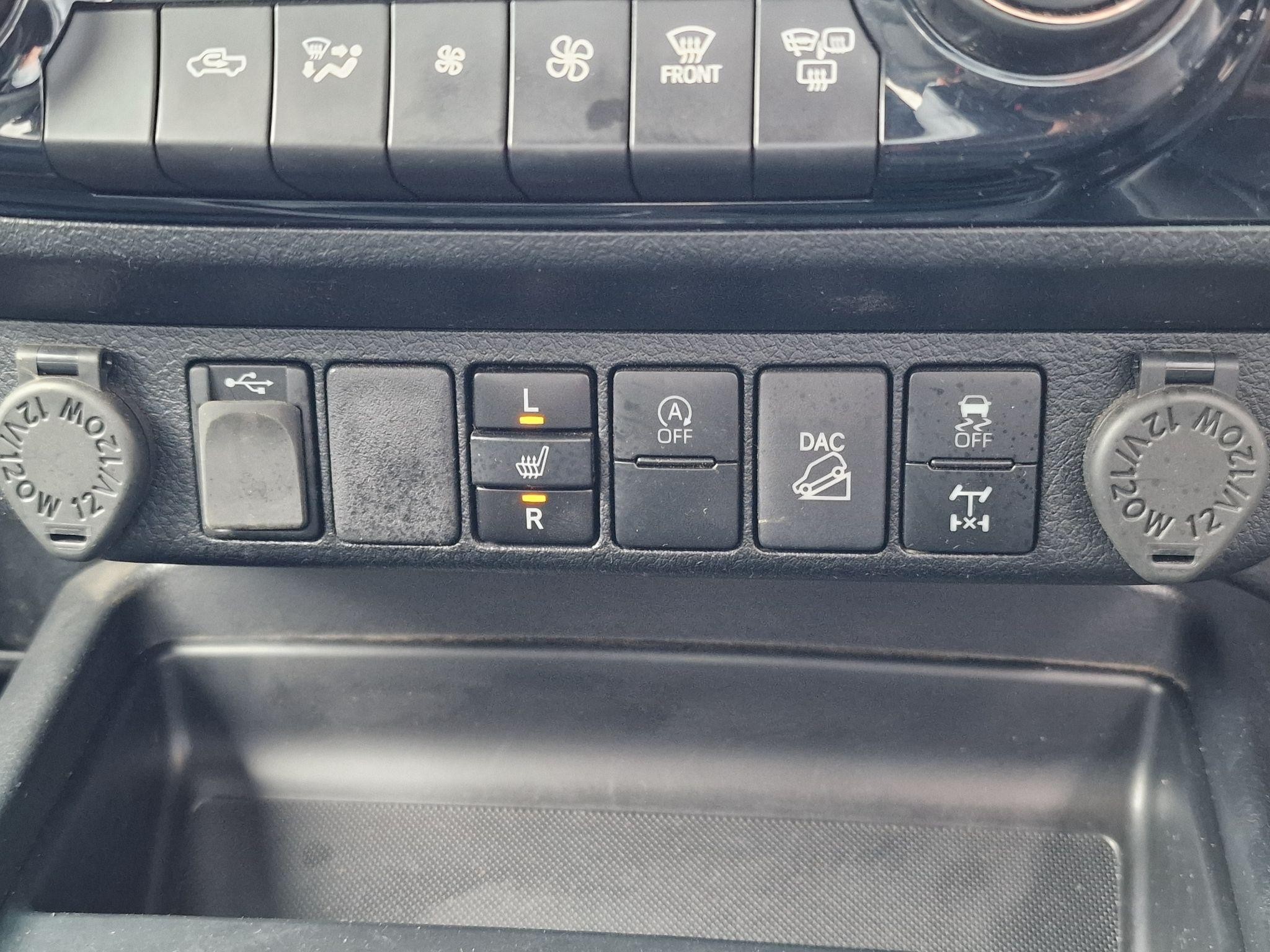 Toyota Hilux Image 22
