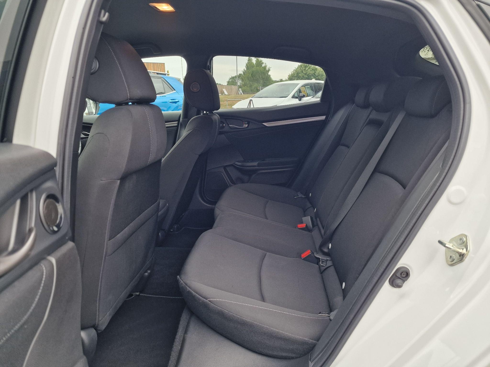 Honda Civic Image 12