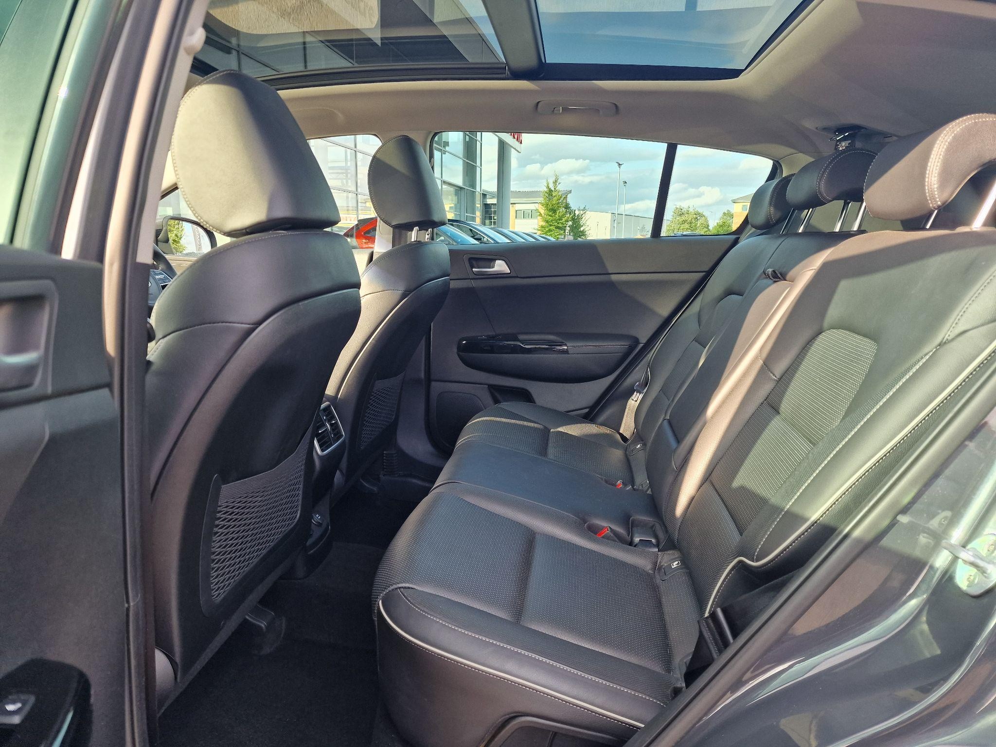 Kia Sportage Image 12