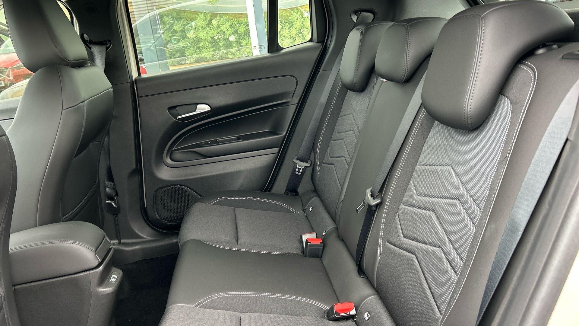 Jeep Avenger Image 17
