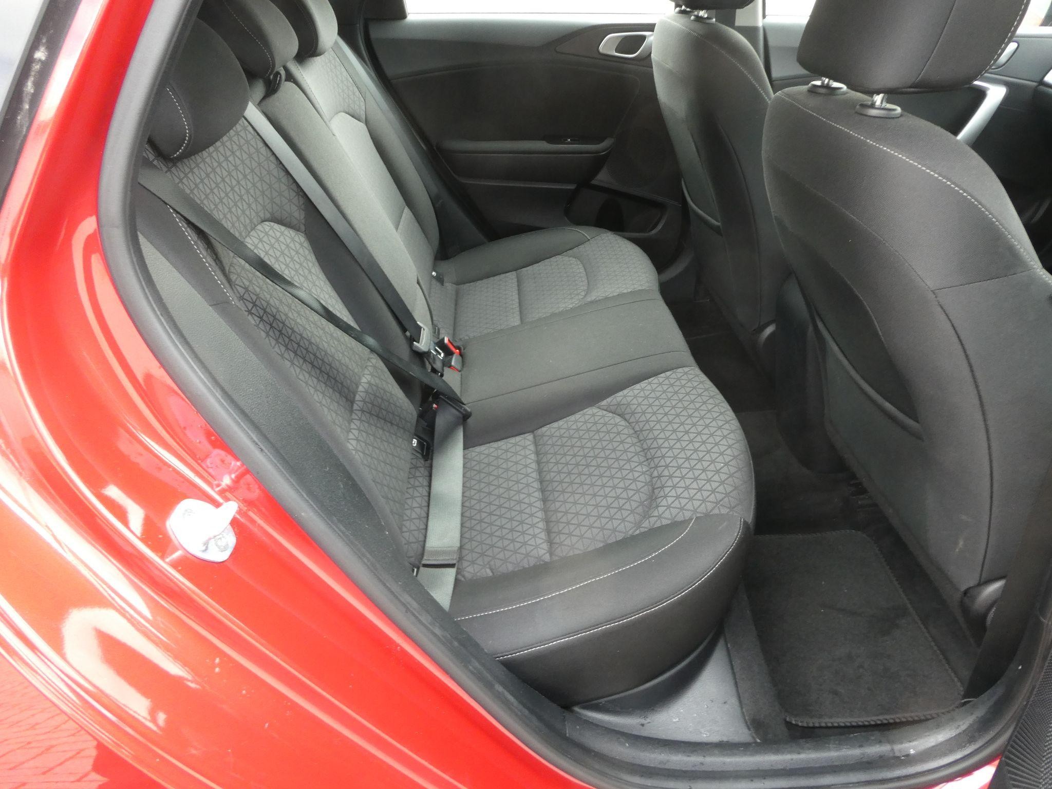 Kia Ceed Image 17