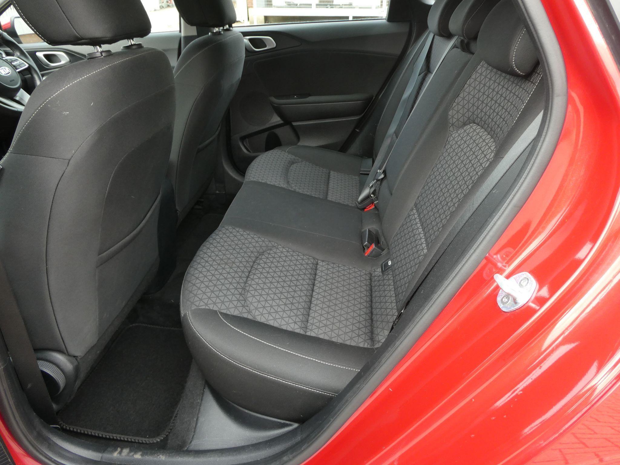 Kia Ceed Image 18