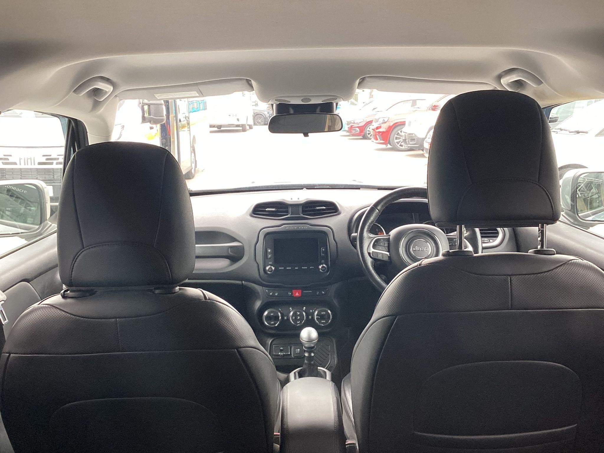 Jeep Renegade Image 11