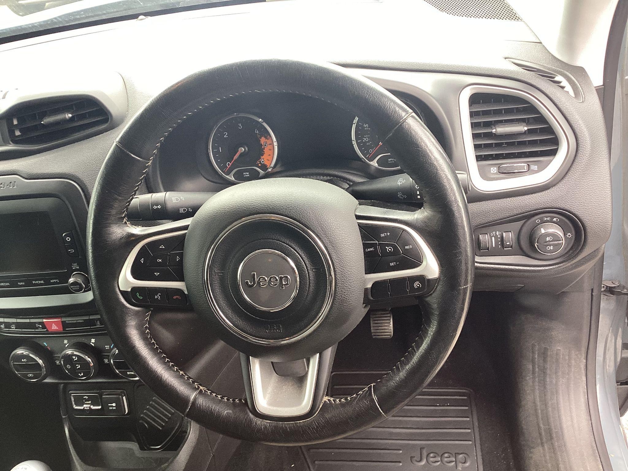 Jeep Renegade Image 17