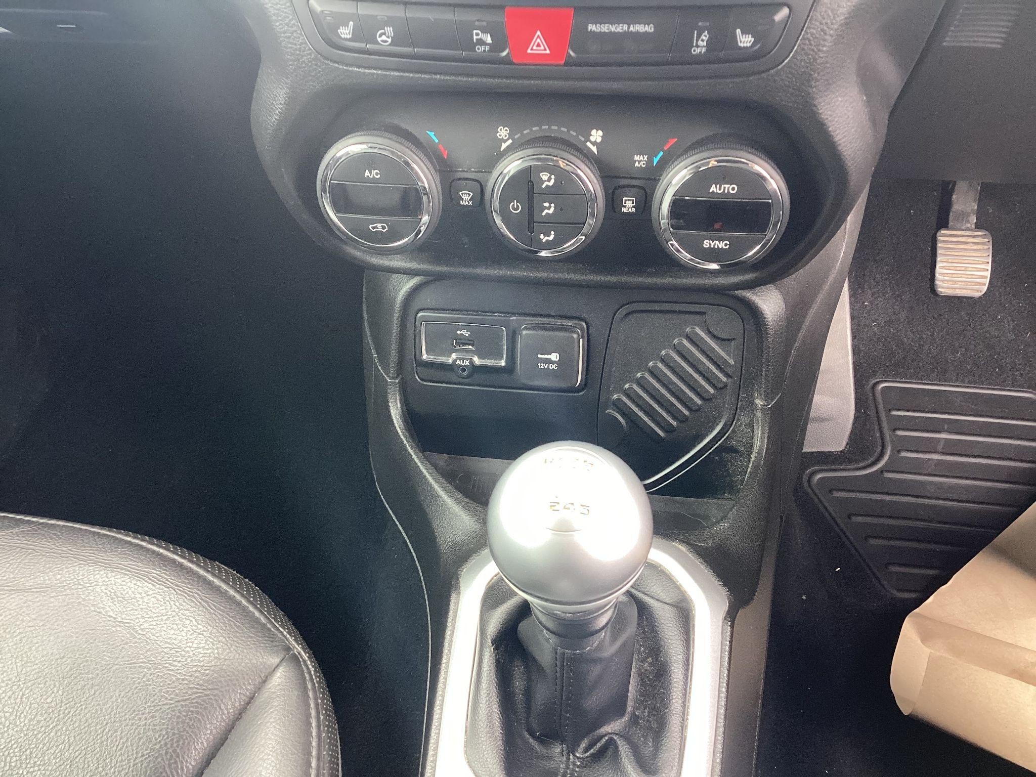 Jeep Renegade Image 21