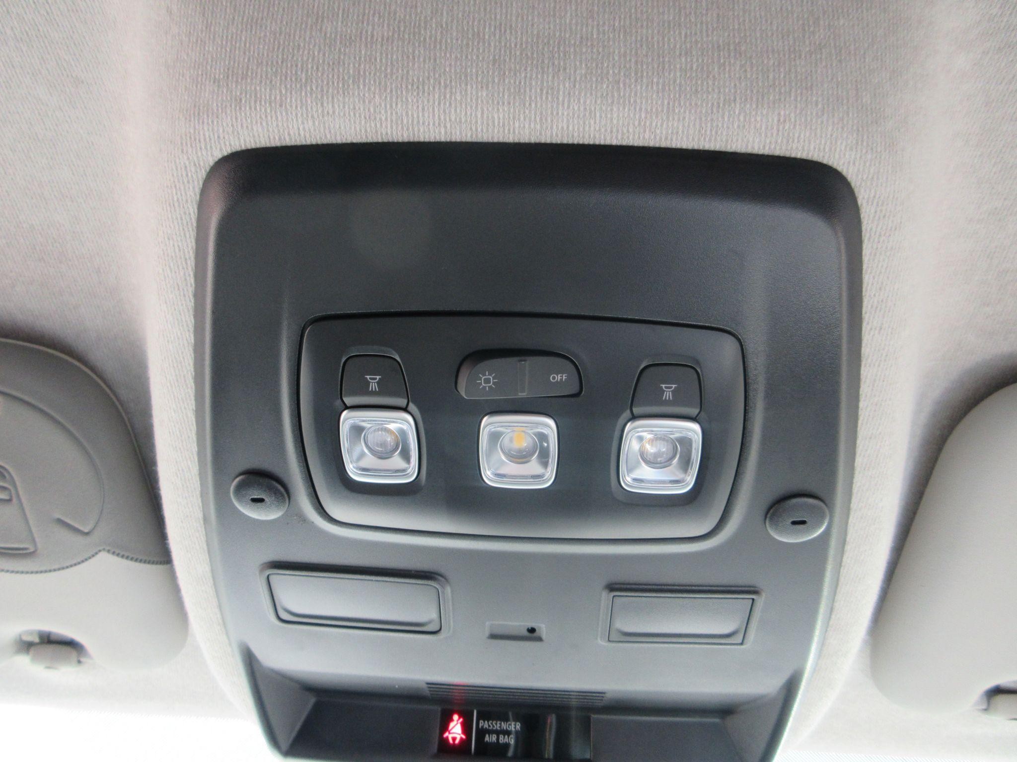 Renault Trafic Image 18