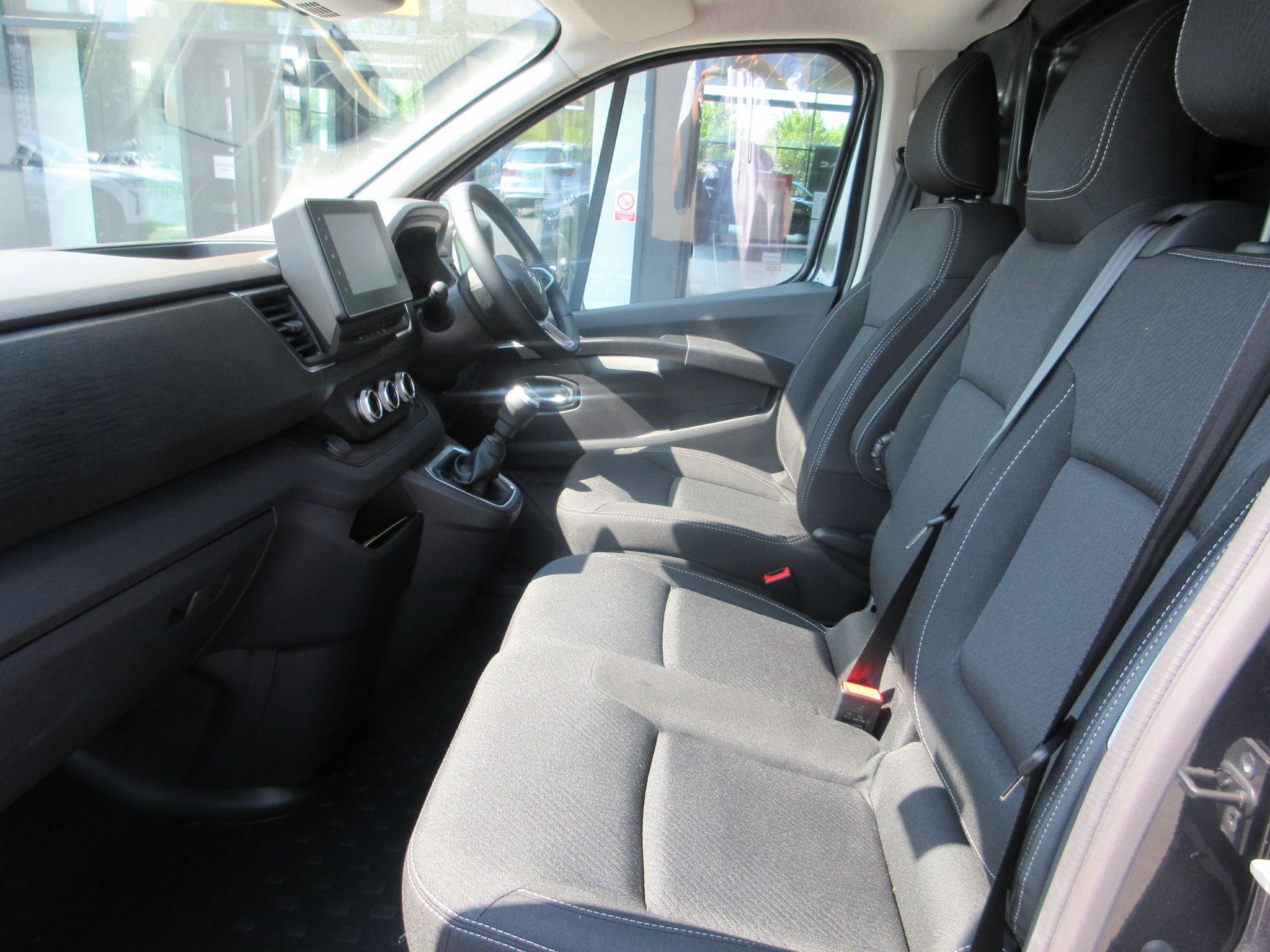 Renault Trafic Image 26