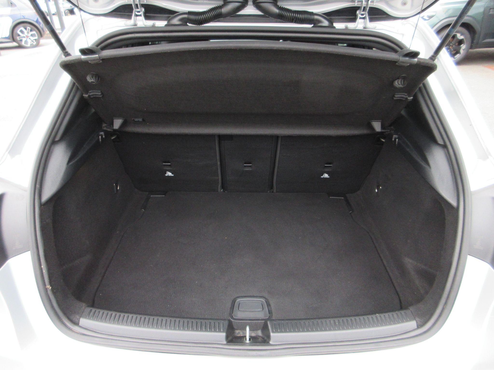Mercedes-Benz A-Class Image 38