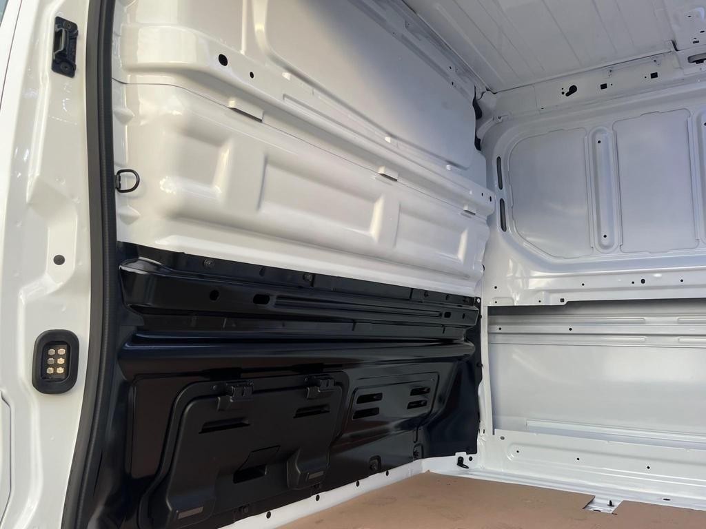 Nissan Primastar Image 21